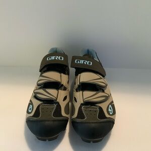 Giro Cycling Shoes in Black and Beige (like New)